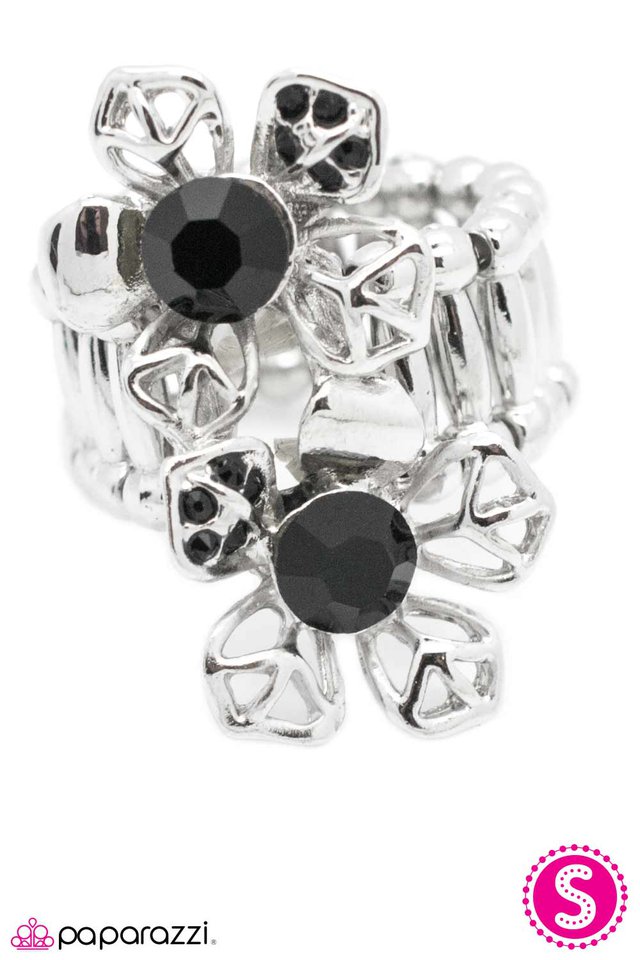 Paparazzi ♥ Double Down - Black ♥ Ring