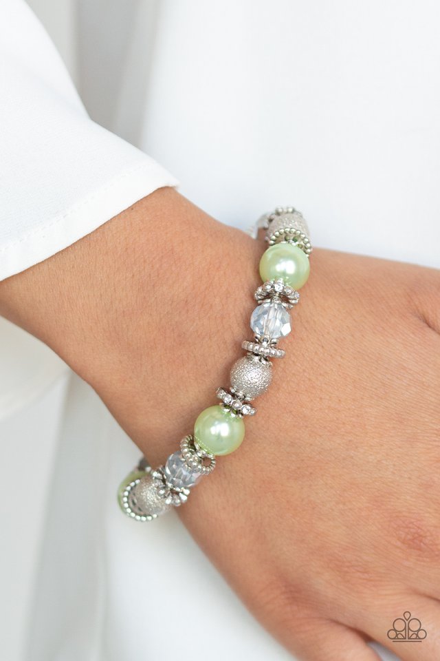 Paparazzi ♥ Sparking Conversation - Green ♥ Bracelet