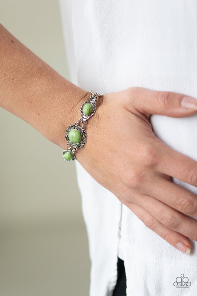 Paparazzi ♥ Serenely Southern - Green ♥ Bracelet
