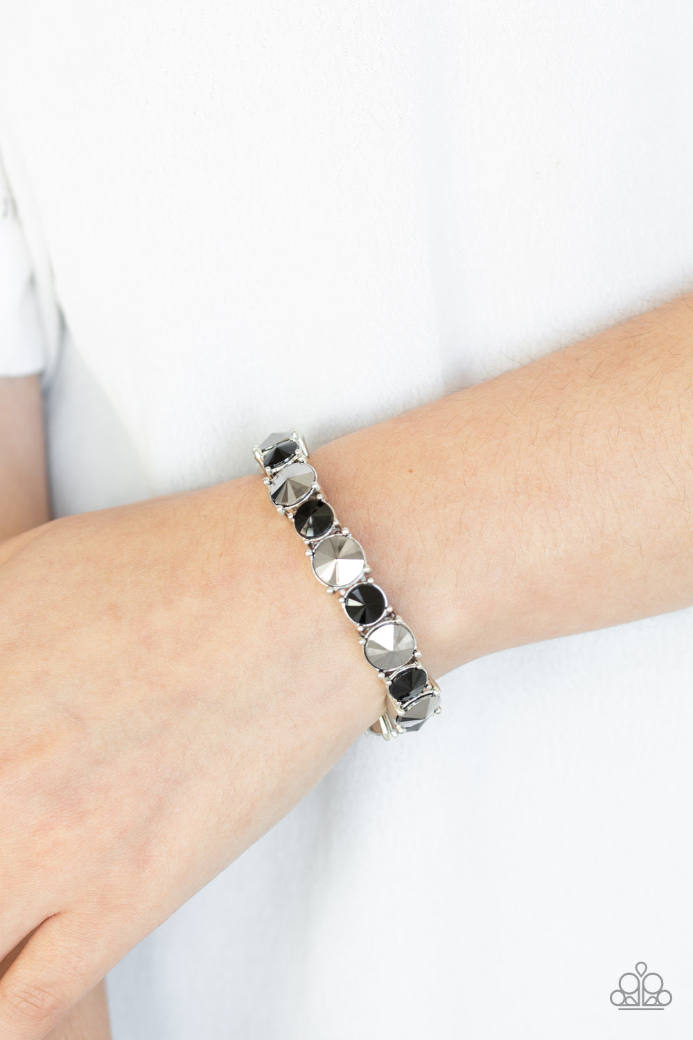 Paparazzi ♥ Born To Bedazzle - Multi ♥  Bracelet