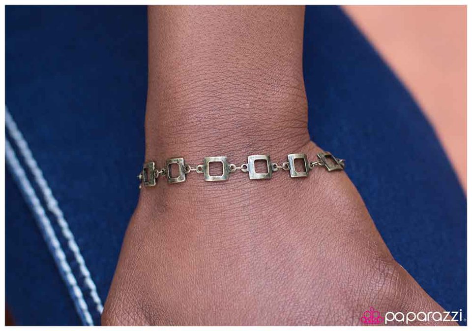 out-of-frame-p9da-brxx-001on