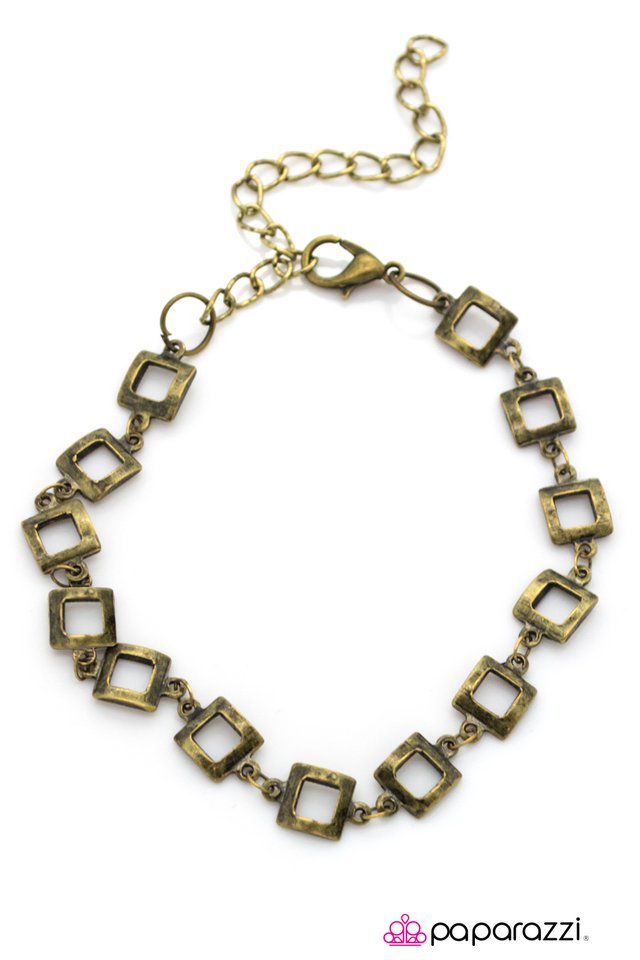 Paparazzi ♥ Out Of Frame - Brass ♥ Bracelet
