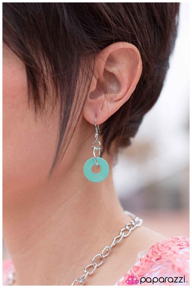 Paparazzi ♥ An Open DISCussion - Green ♥ Necklace