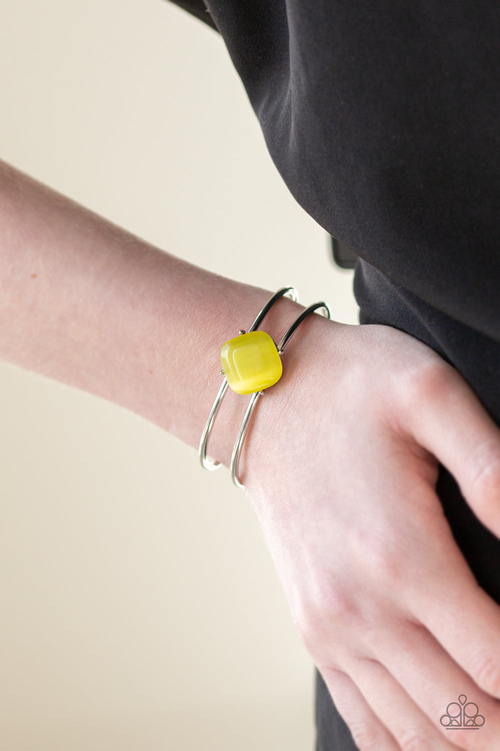 Paparazzi ♥ Turn Up The Glow - Yellow ♥  Bracelet
