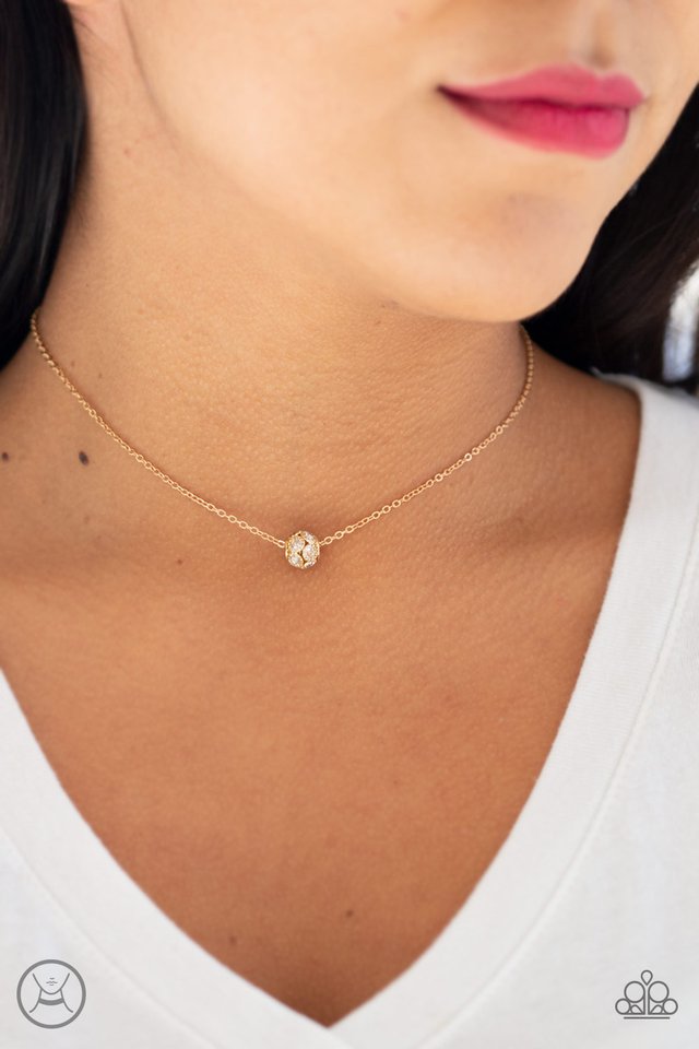 Paparazzi ♥ Modest Shine - Gold ♥ Necklace