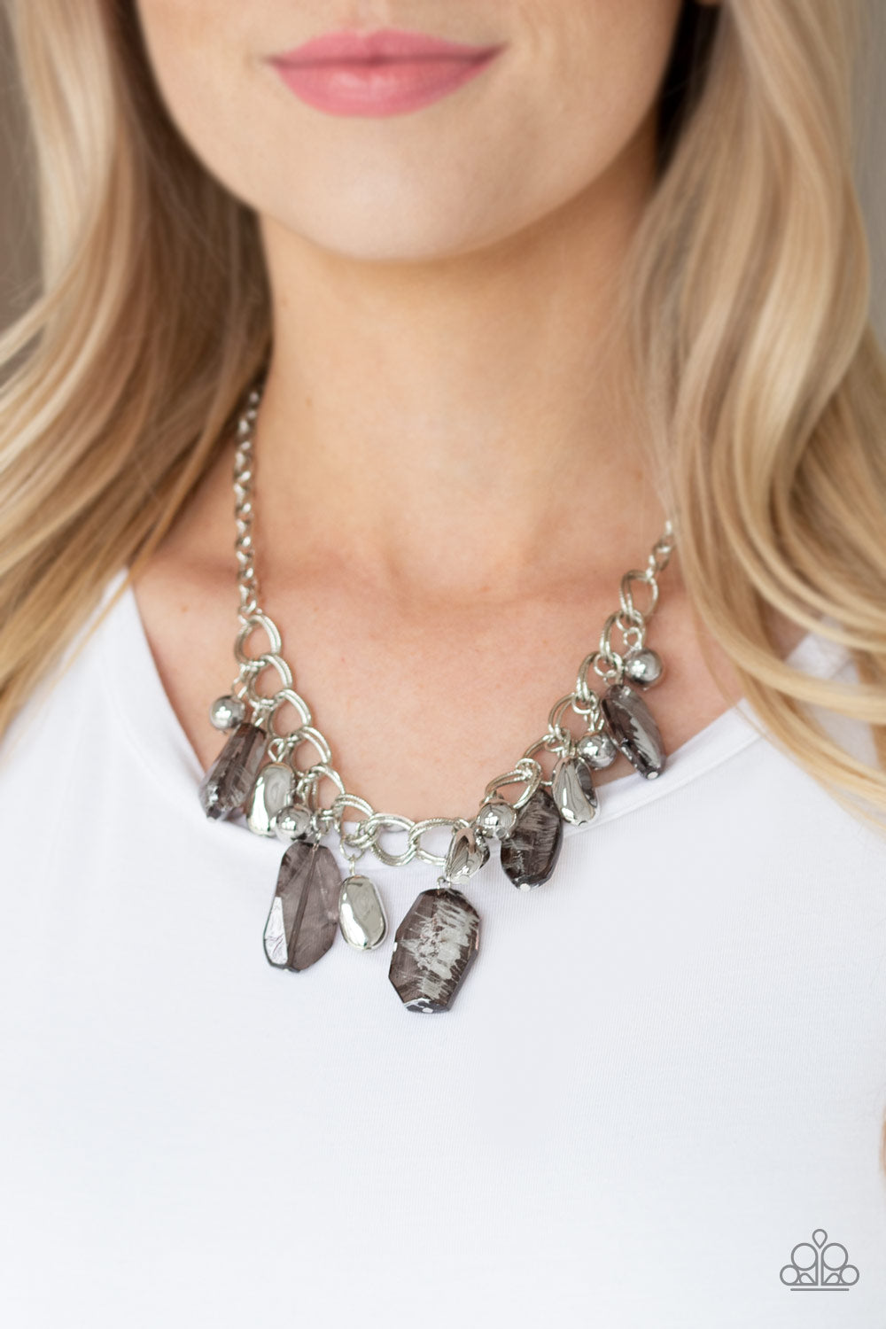 Paparazzi ♥ Chroma Drama - Black ♥  Necklace