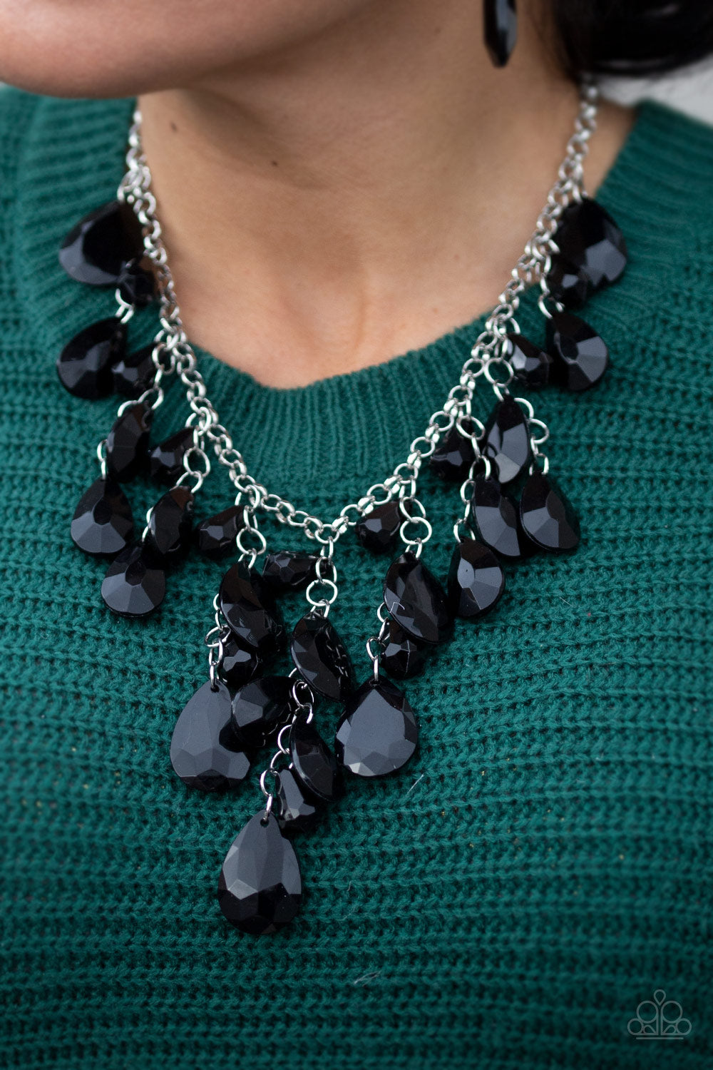 Paparazzi ♥ Irresistible Iridescence - Black ♥  Necklace