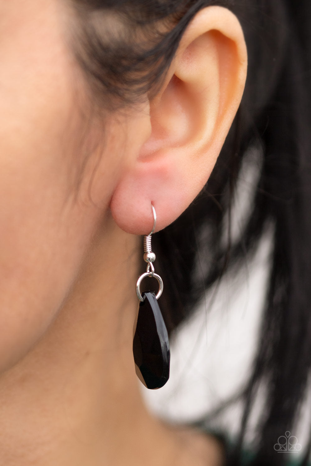 Paparazzi ♥ Irresistible Iridescence - Black ♥  Necklace