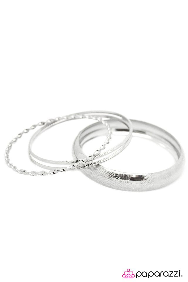 Paparazzi ♥ Model Behavior - Silver ♥ Bracelet