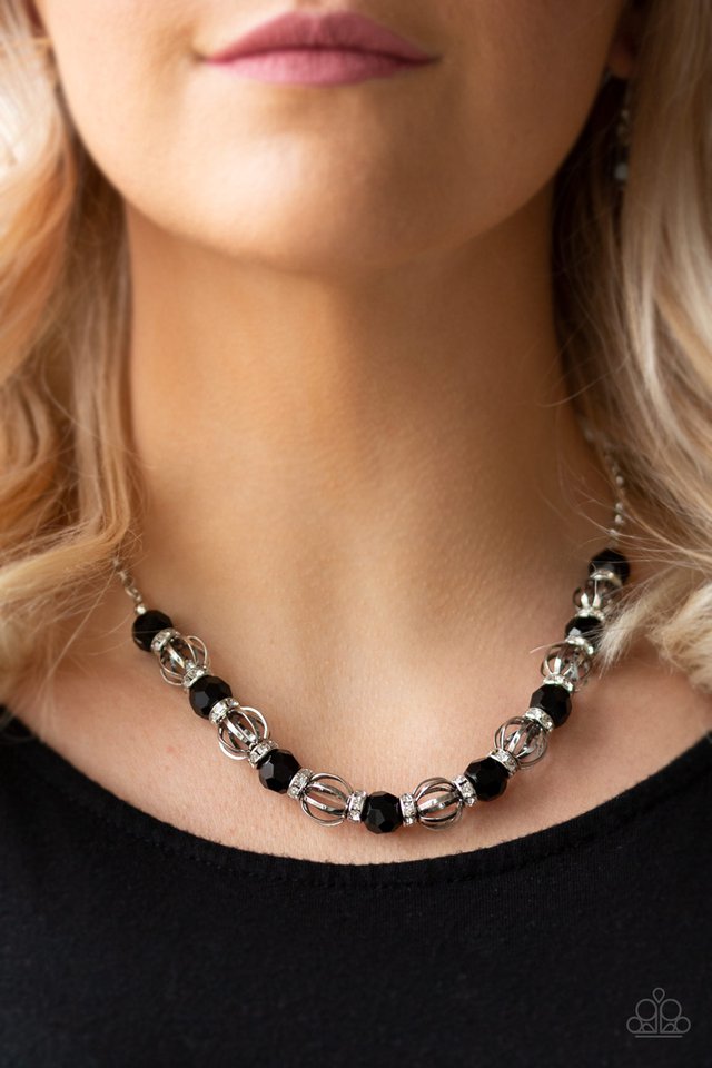 Paparazzi ♥ Metro Majestic - Black ♥ Necklace