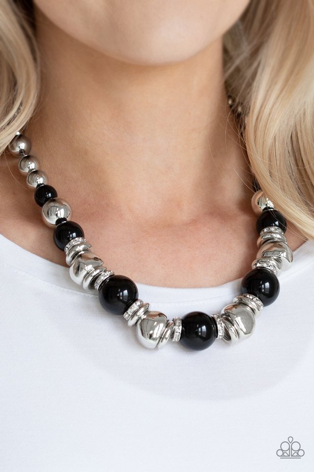 Paparazzi ♥ Hollywood HAUTE Spot - Black ♥ Necklace