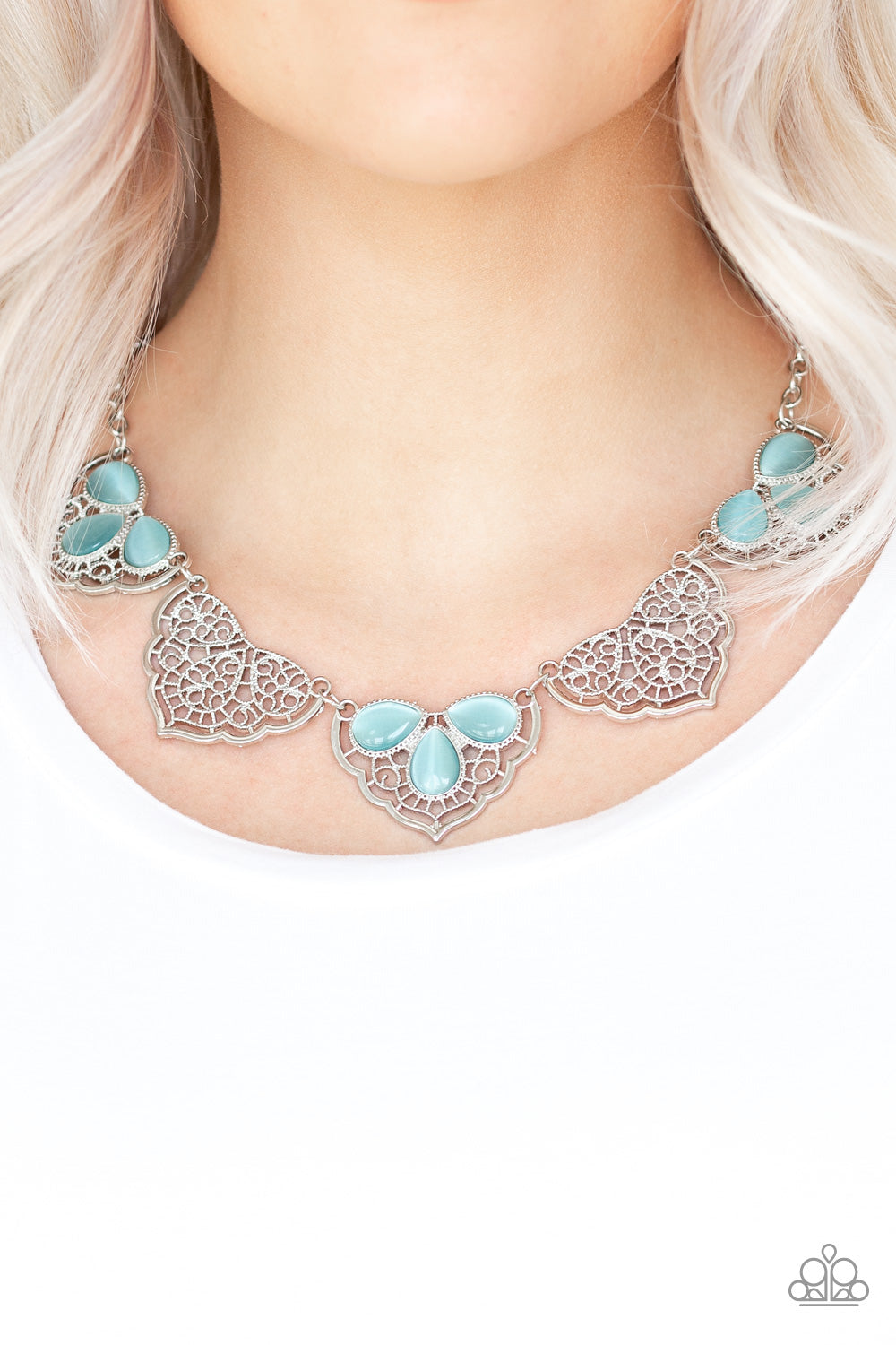 Paparazzi ♥ East Coast Essence - Blue ♥  Necklace