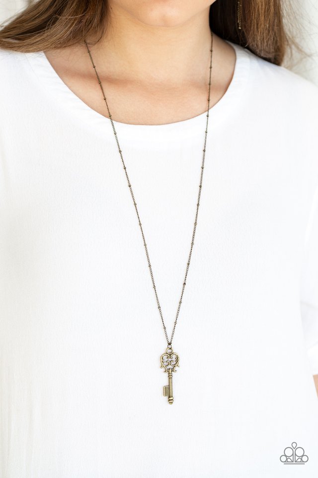 Paparazzi ♥ The Magic Key - Brass ♥ Necklace