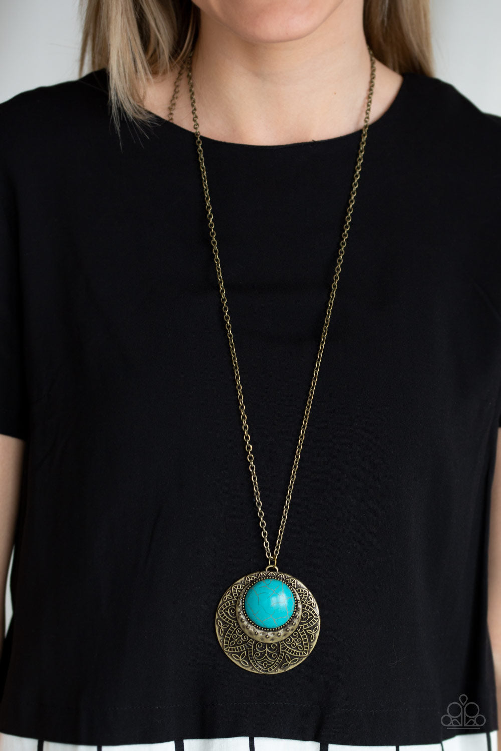 Paparazzi ♥ Medallion Meadow - Brass ♥  Necklace