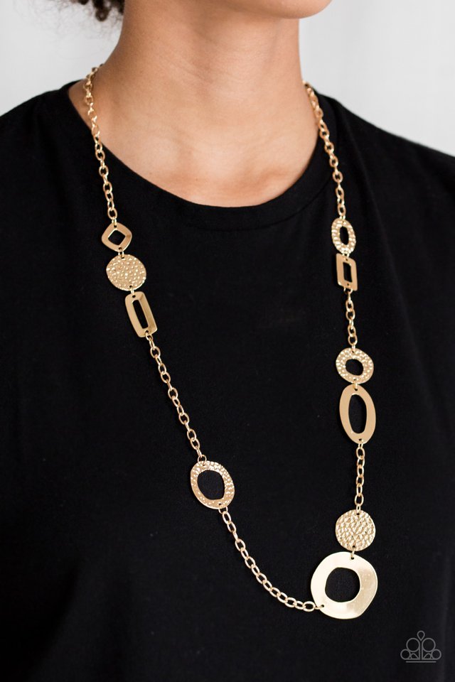 Paparazzi ♥ Metro Scene - Gold ♥ Necklace