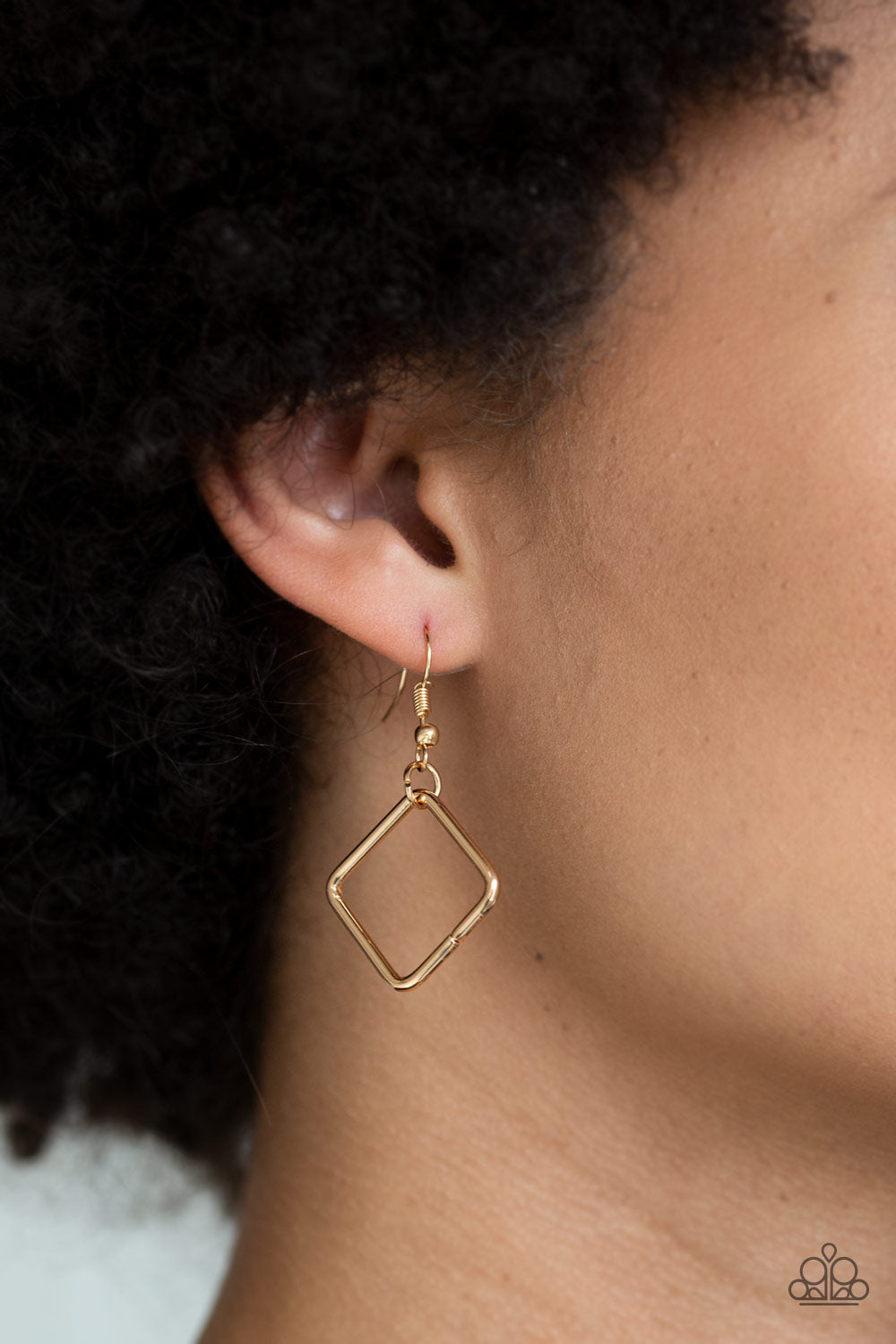 Paparazzi ♥ Backed Into A Corner - Gold ♥  Necklace