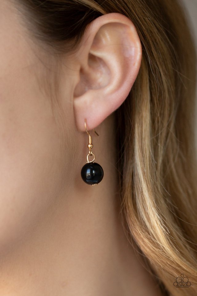 Paparazzi ♥ Get Off My Runway - Gold ♥ Necklace