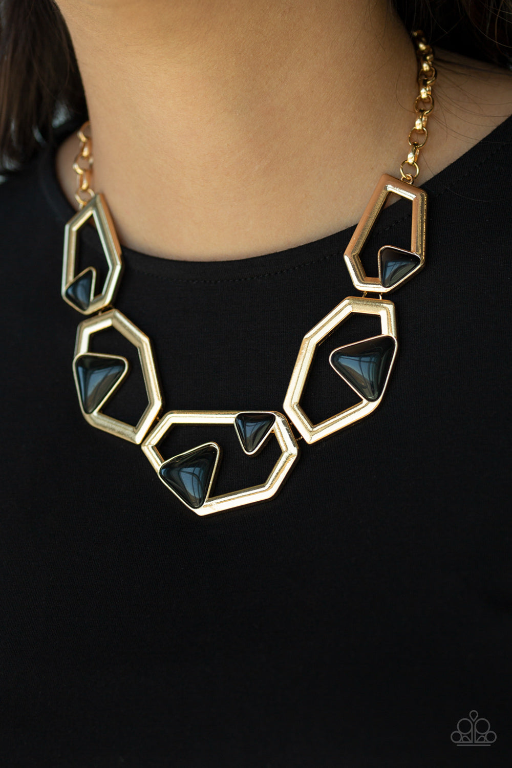 Paparazzi ♥ GEO-ing, GEO-ing, Gone - Gold ♥  Necklace