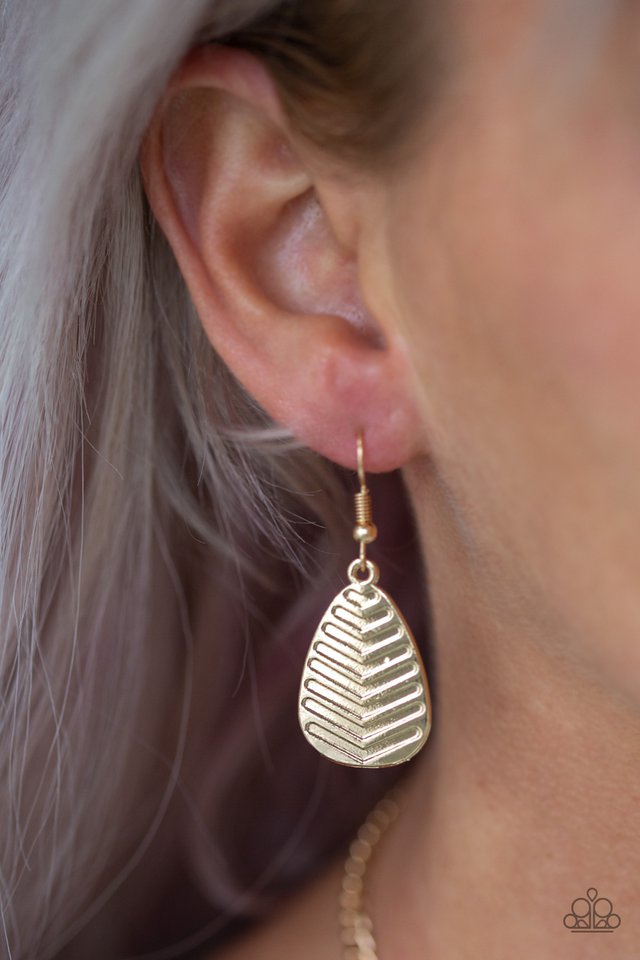 Paparazzi ♥ Large As Life - Gold ♥ Necklace