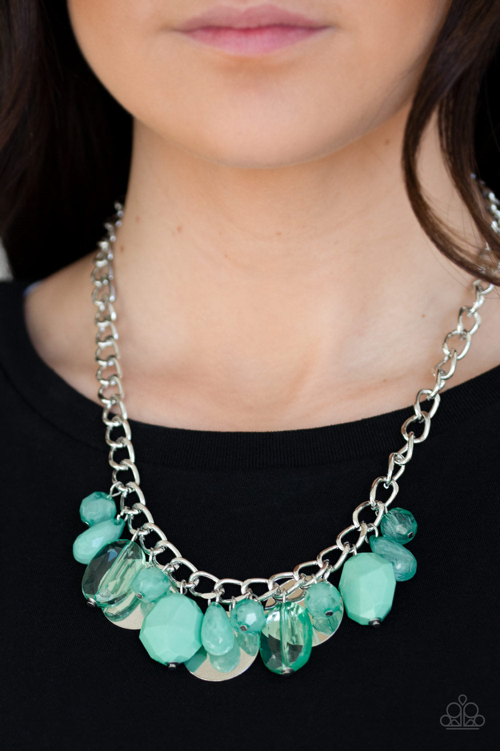 Paparazzi ♥ Treasure Shore - Green ♥  Necklace