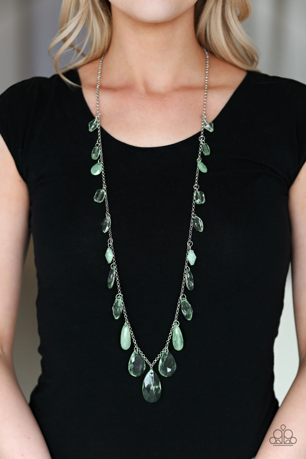 Paparazzi ♥ GLOW And Steady Wins The Race - Green ♥  Necklace