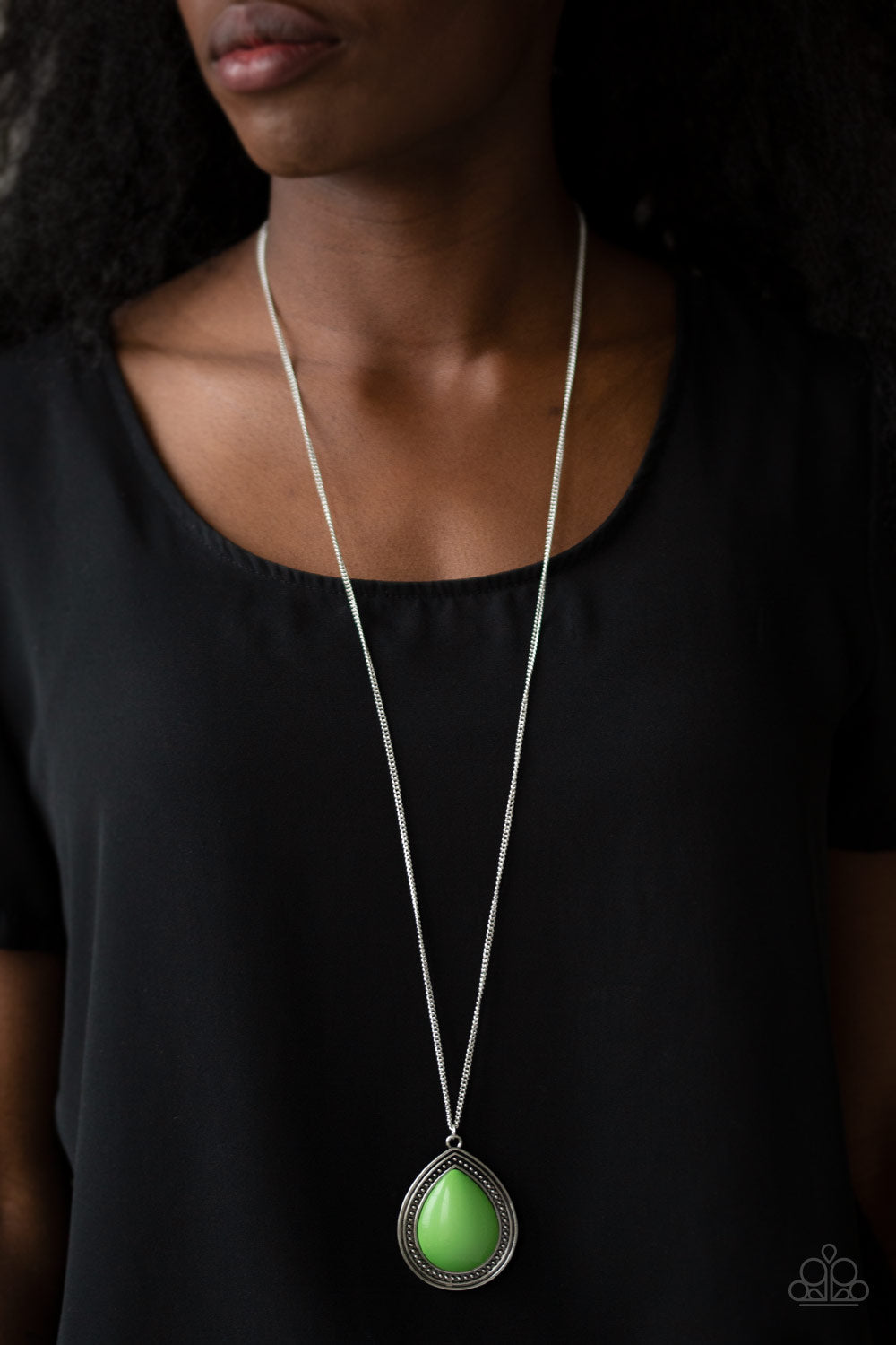 Paparazzi ♥ Chroma Courageous - Green ♥  Necklace