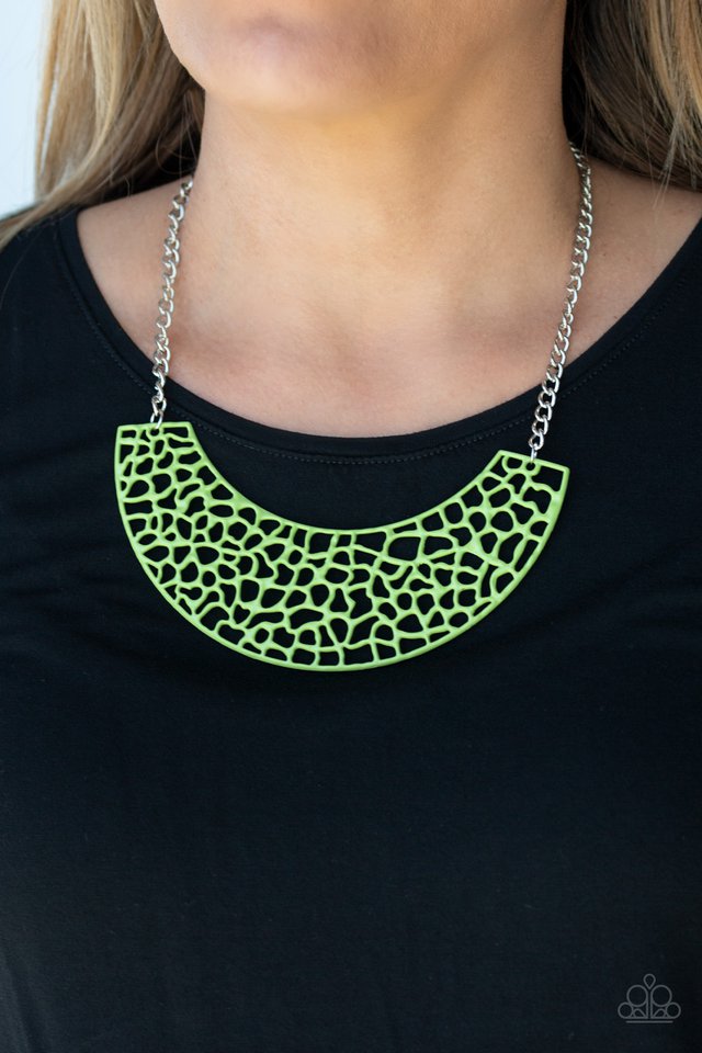 Paparazzi ♥ Powerful Prowl - Green ♥ Necklace