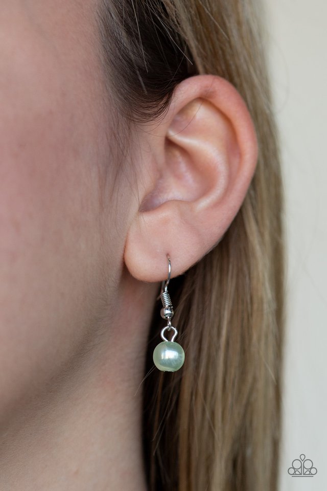 Paparazzi ♥ Teardrop Serenity - Green ♥ Necklace