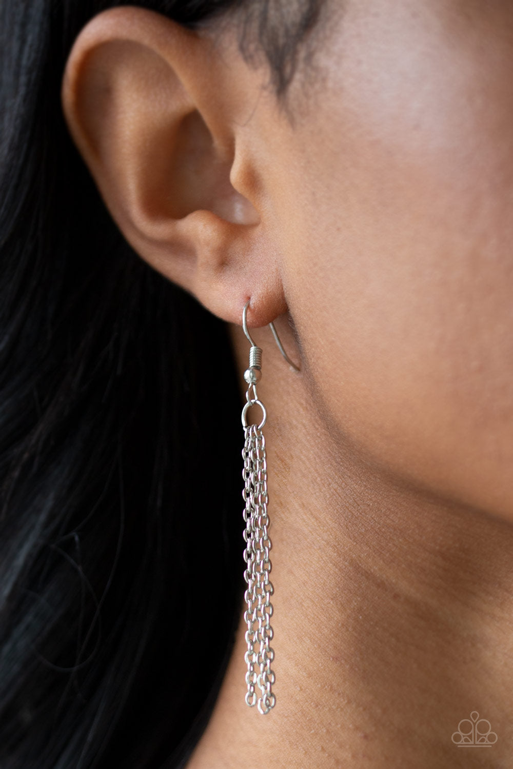 Paparazzi ♥ A Dazzling Distraction - Green ♥  Necklace