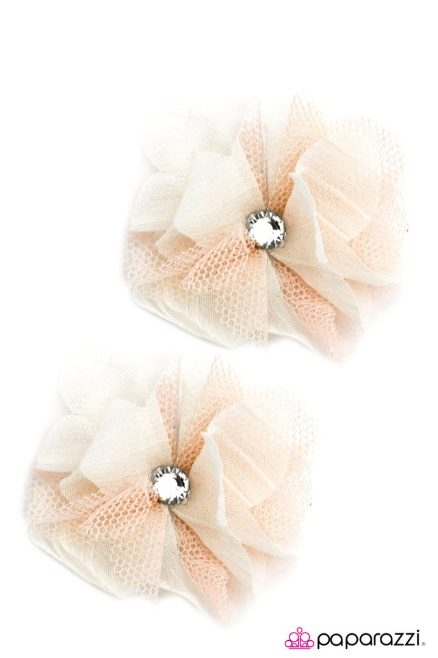 Paparazzi ♥ Second Chance - Ivory ♥ Hair Clip