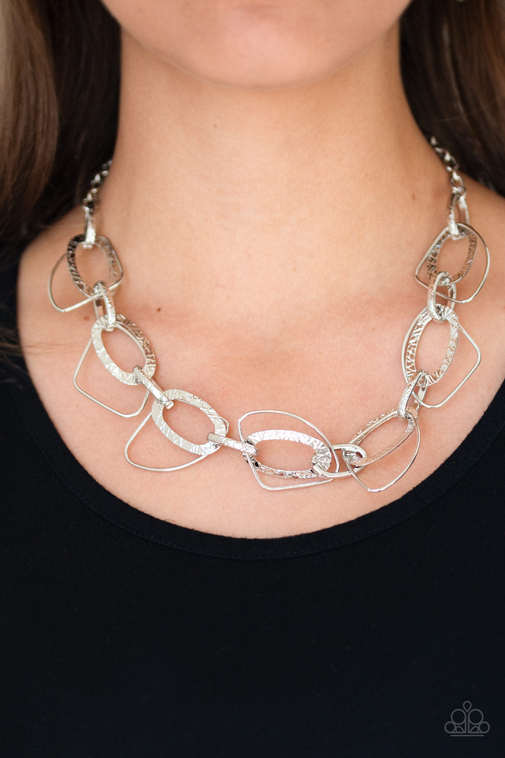 Paparazzi ♥ Very Avant-Garde - Silver ♥  Necklace