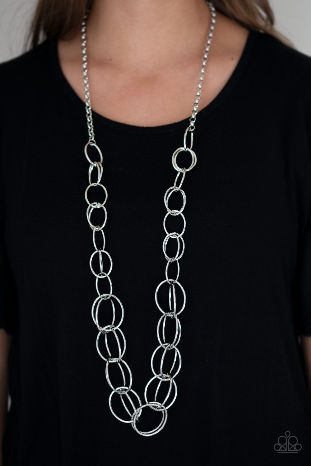 Paparazzi ♥ Elegantly Ensnared - Silver ♥  Necklace