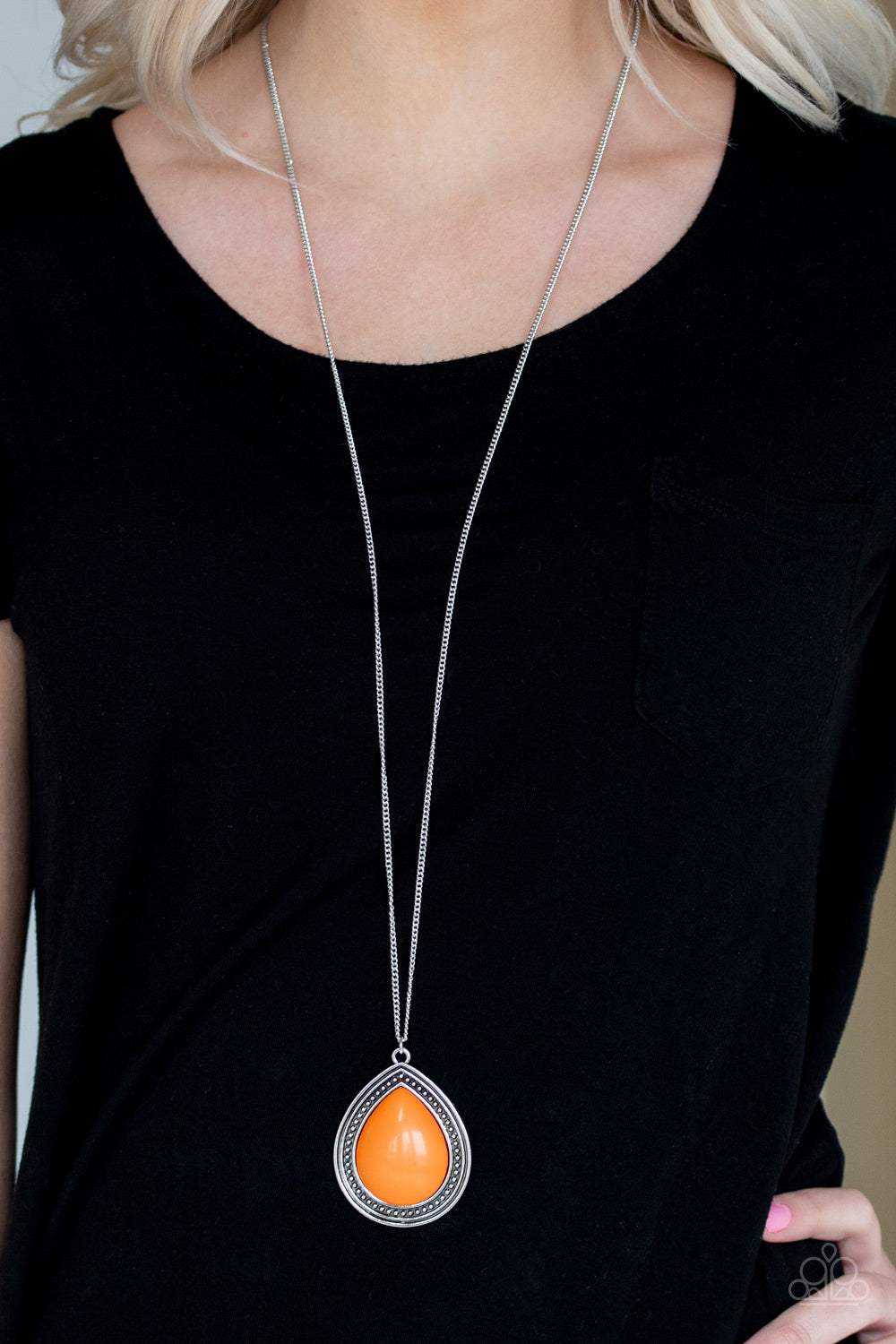 Paparazzi ♥ Chroma Courageous - Orange ♥  Necklace