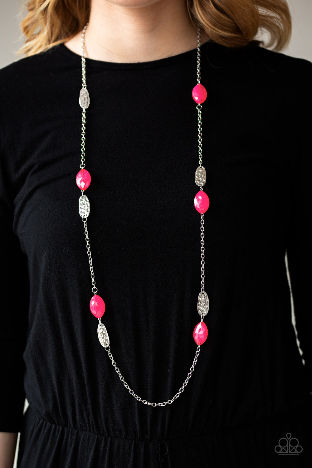 Paparazzi ♥ Beachfront Beauty - Pink ♥  Necklace