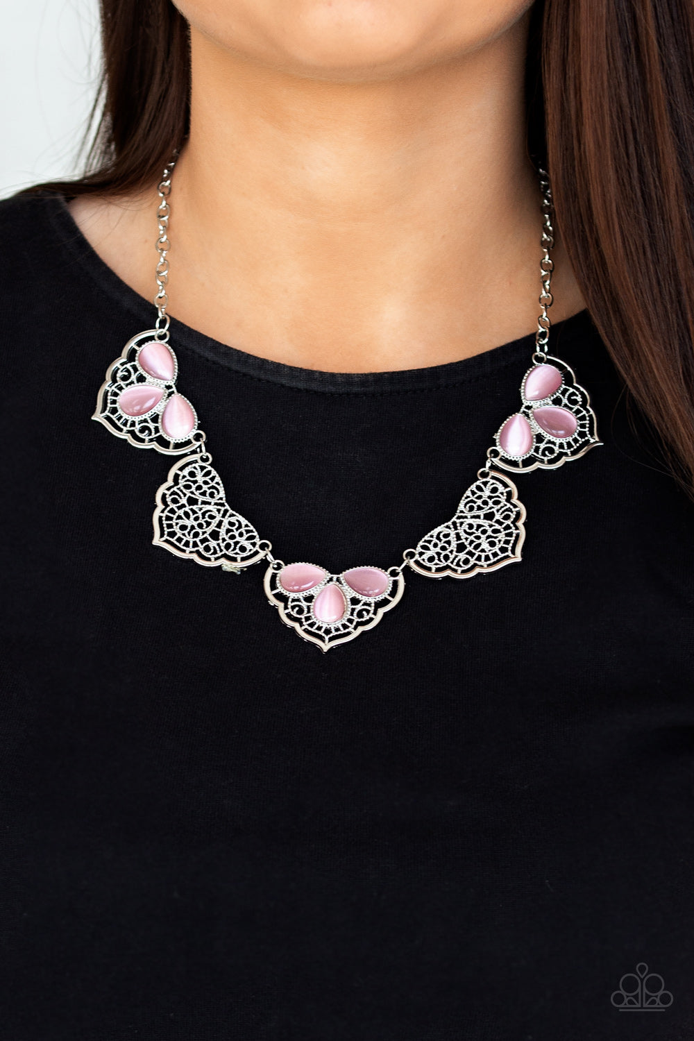 Paparazzi ♥ East Coast Essence - Pink ♥  Necklace