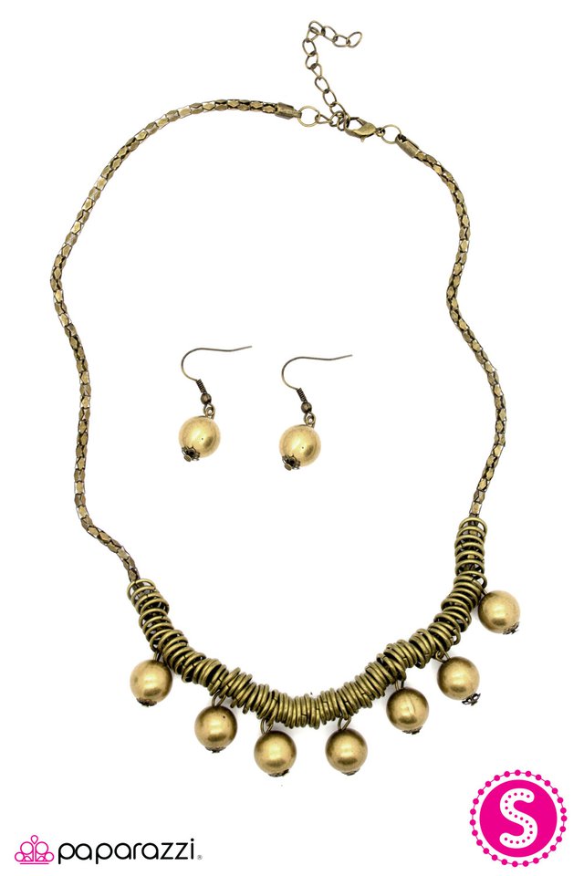 Paparazzi ♥ Lucky Strike - Brass ♥ Necklace