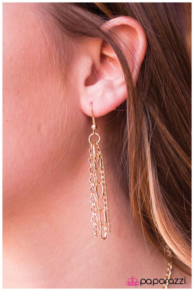 Paparazzi ♥ In the Swing of Things - White ♥ Necklace