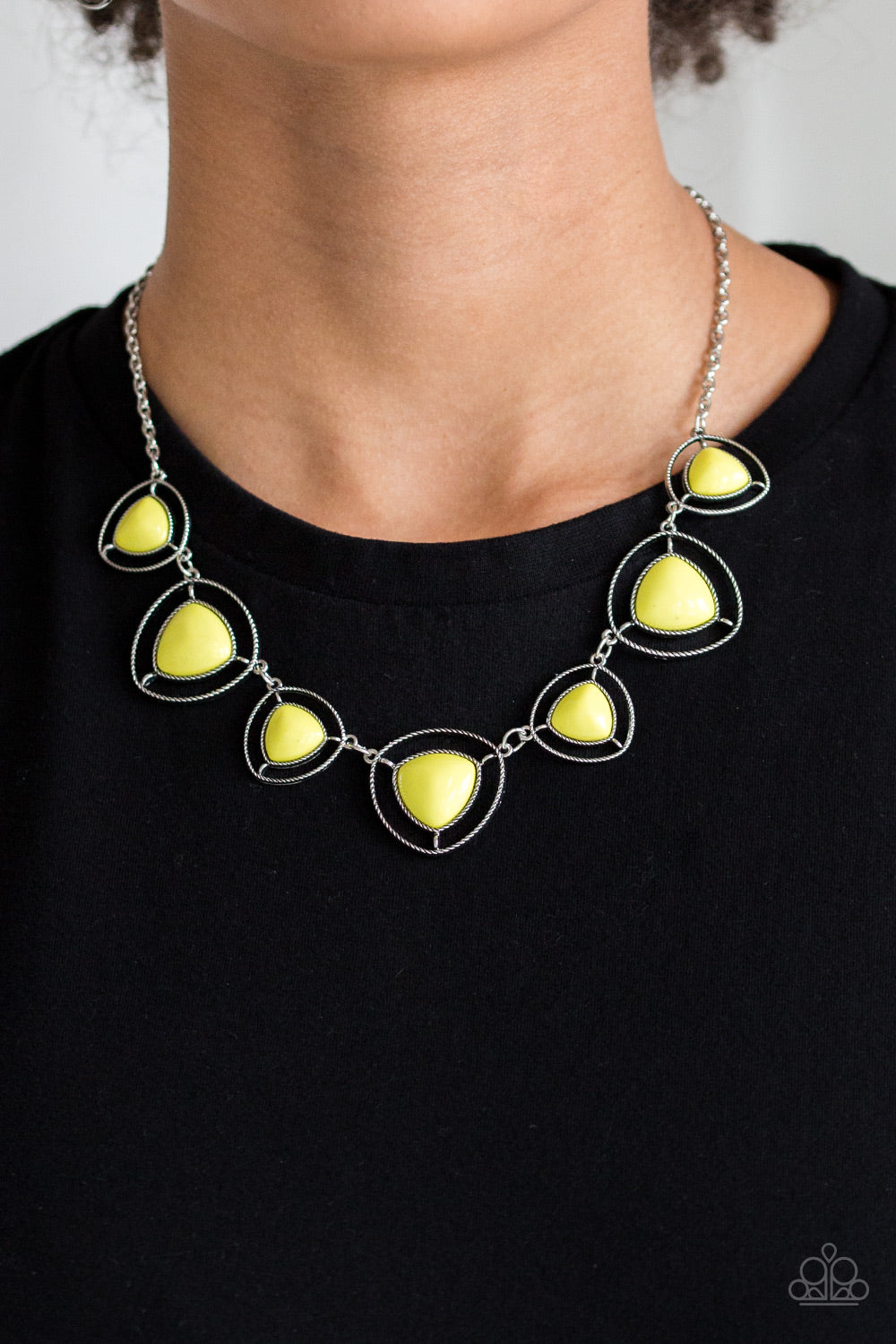 Paparazzi ♥ Make A Point - Yellow ♥  Necklace