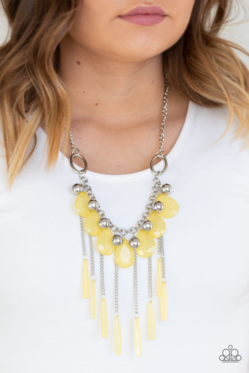 Paparazzi ♥ Roaring Riviera - Yellow ♥  Necklace