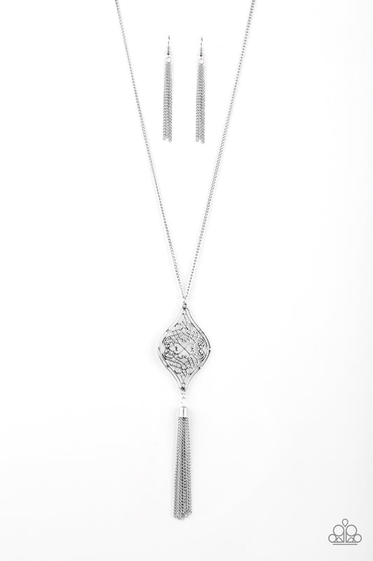 totally-worth-the-tassel-silver-p2wh-svxx-306xx