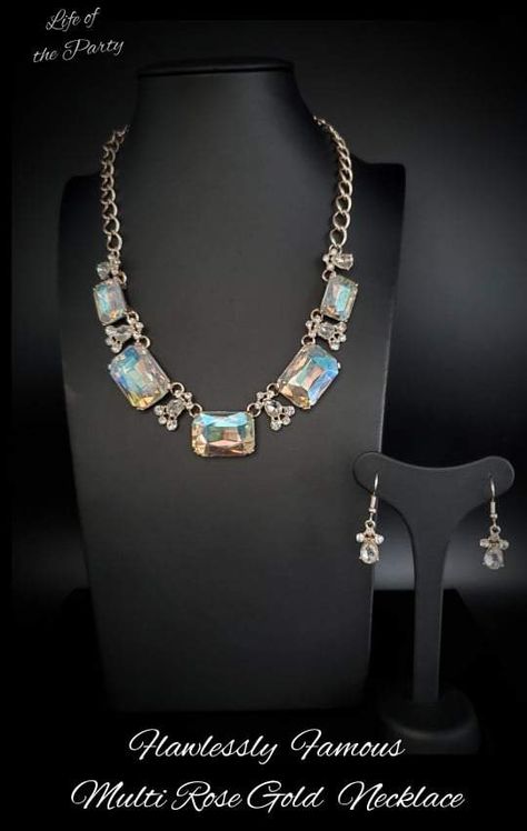 Paparazzi ♥ Flawlessly Famous - Multi ♥  Necklace