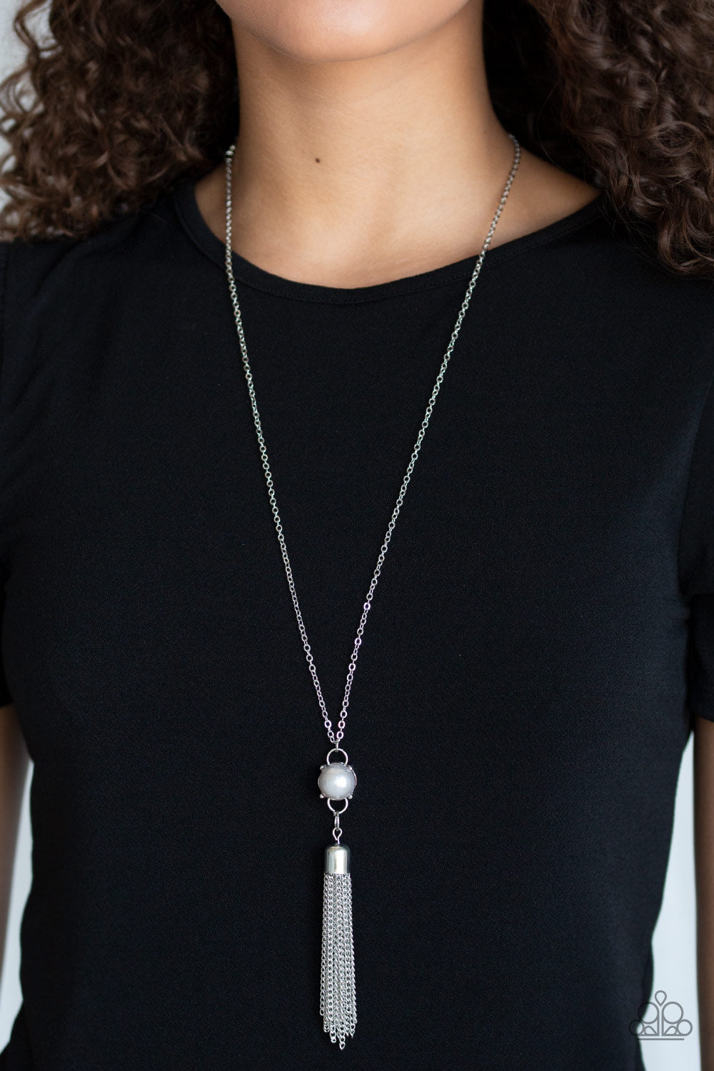 Paparazzi ♥ Diva Dance Party - Silver ♥  Necklace