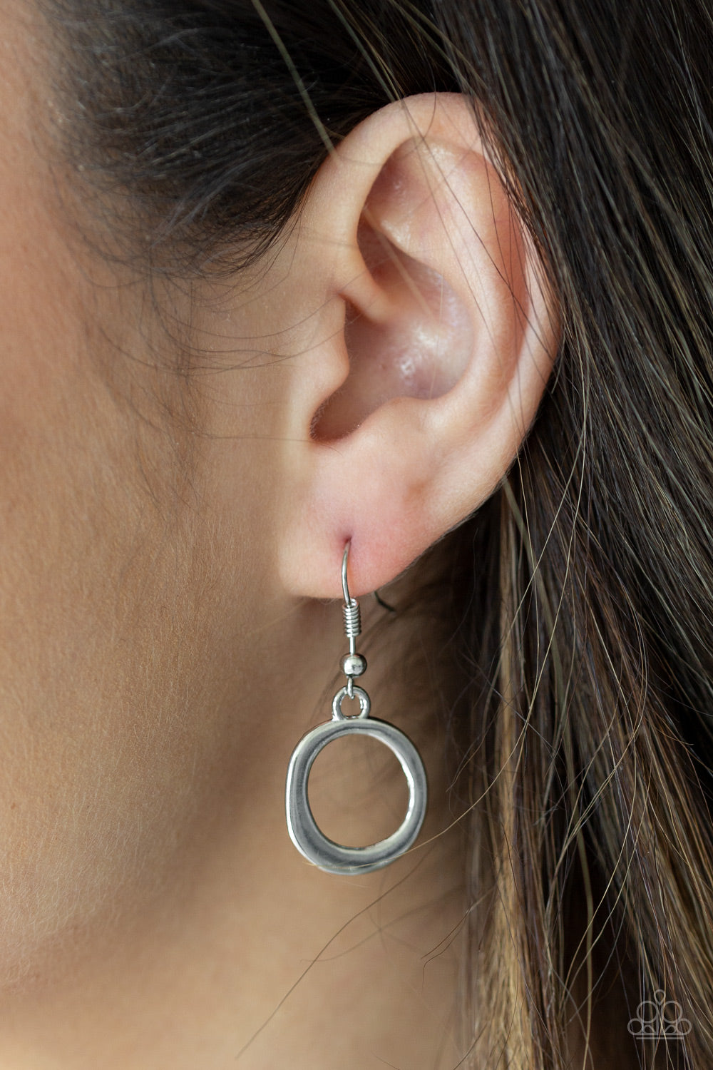 Paparazzi ♥ Ageless Aesthetics - Silver ♥  Necklace