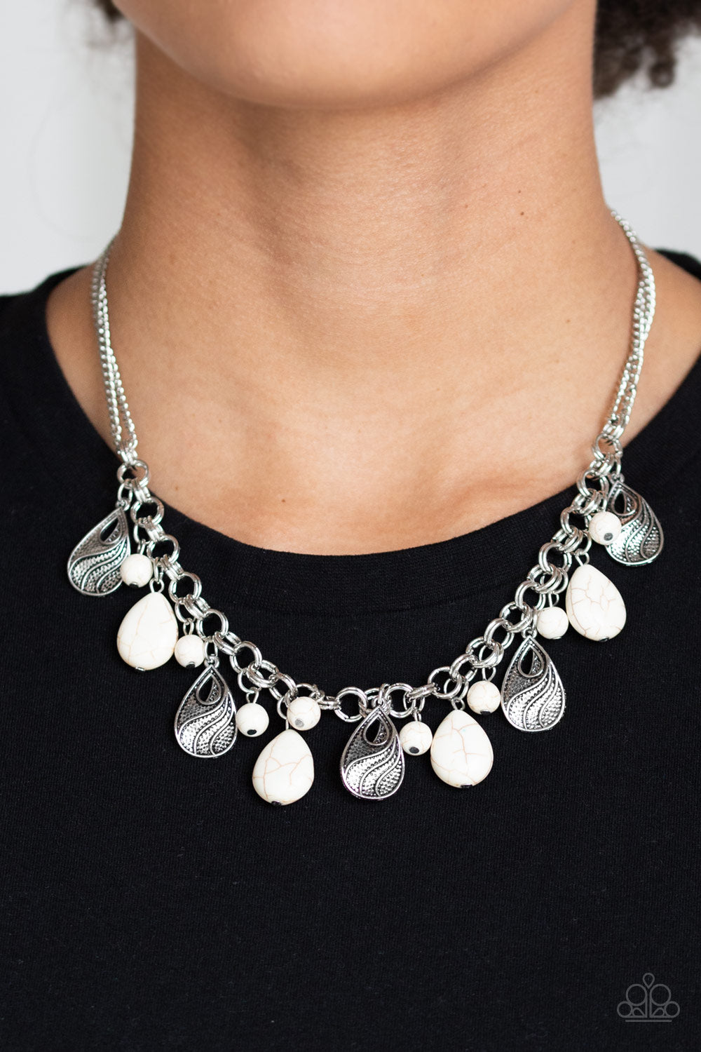 Paparazzi ♥ Terra Tranquility - White ♥  Necklace