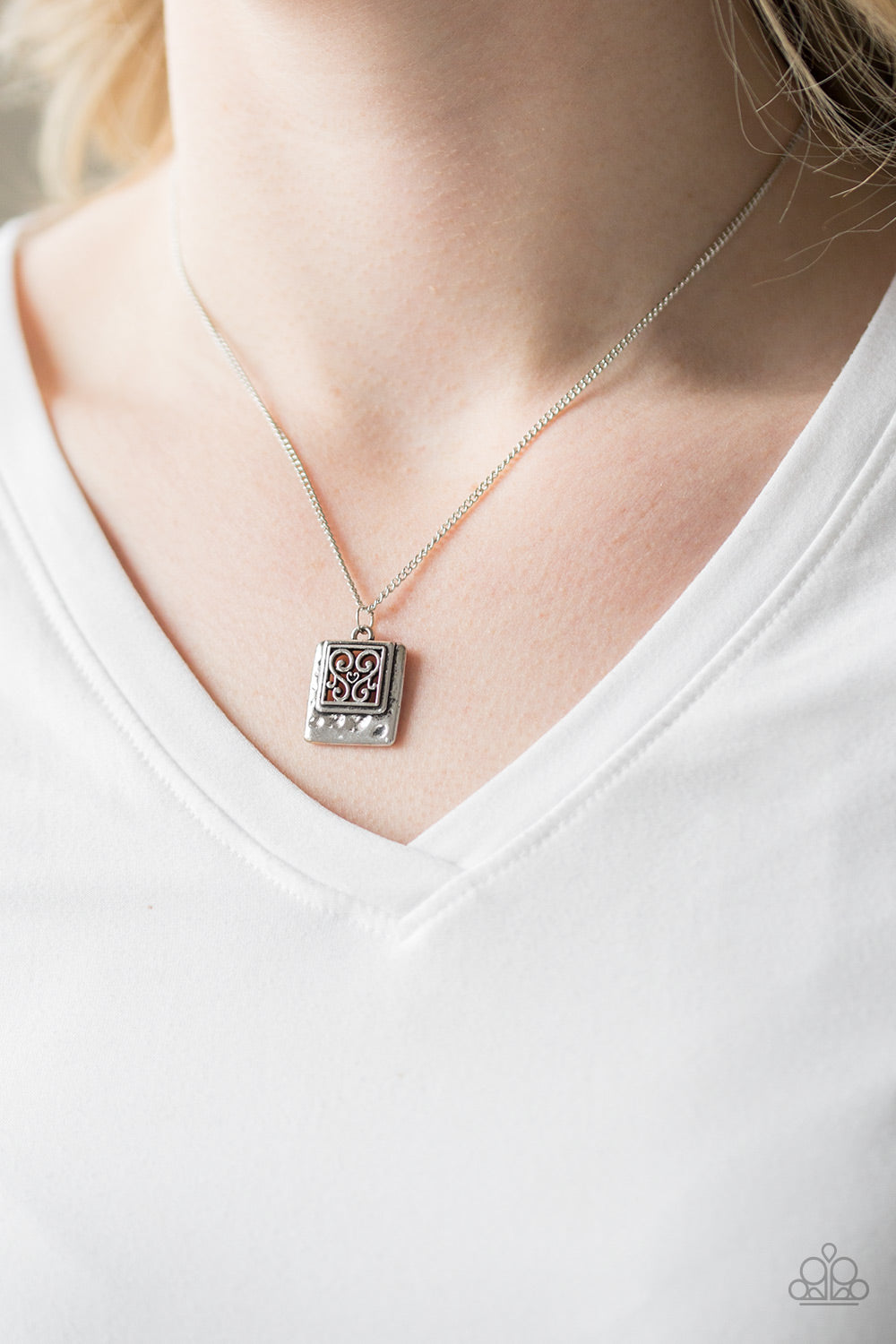 Paparazzi ♥ Back To Square One - Silver ♥  Necklace