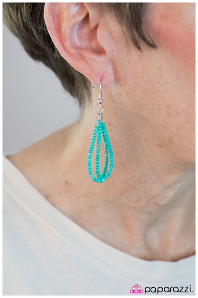 Paparazzi ♥ A Standing Ovation - Blue ♥ Necklace