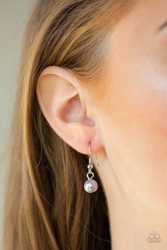 Paparazzi ♥ Teardrop Serenity - Silver ♥ Necklace