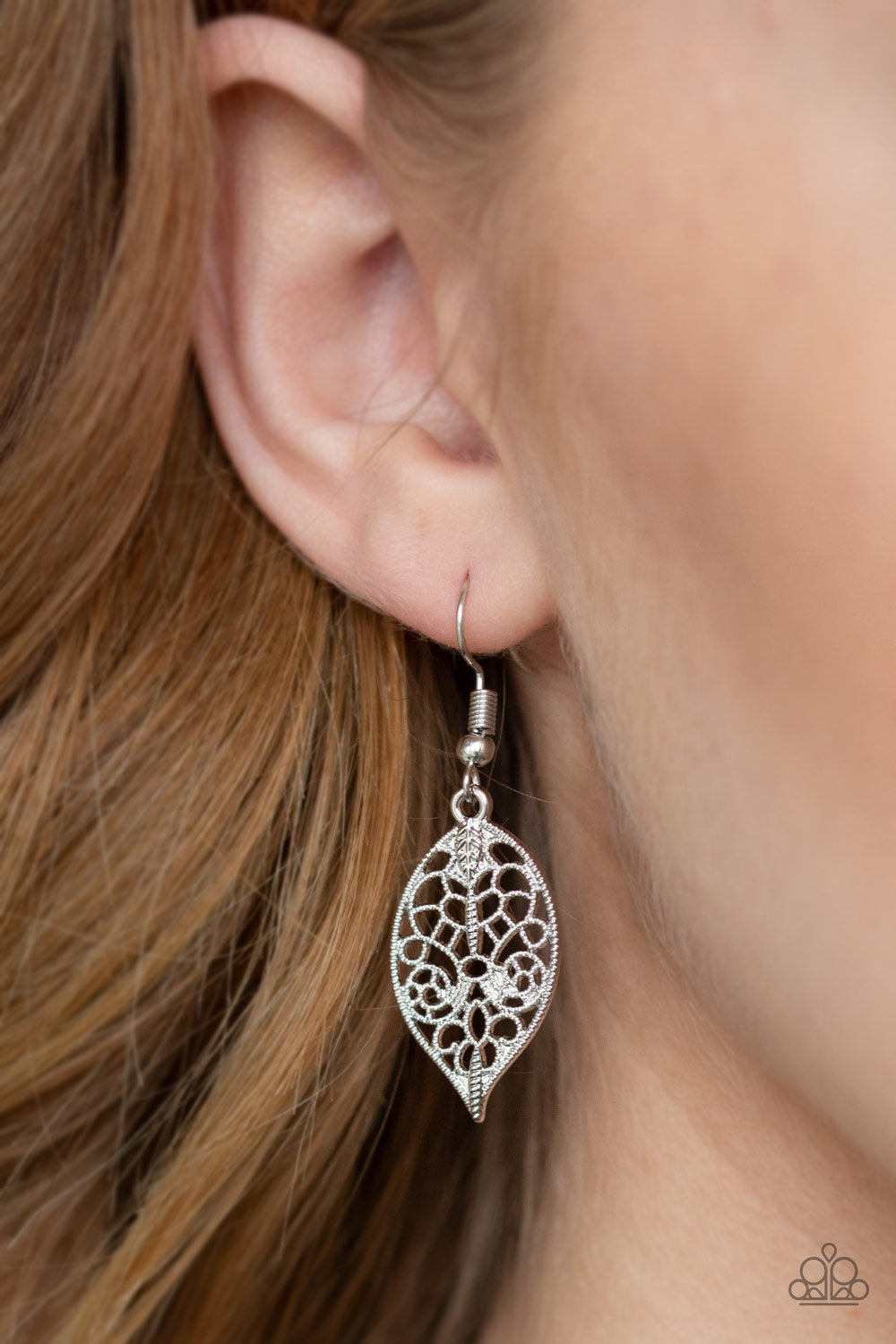 Paparazzi ♥ Leafy Lagoon - Silver ♥  Necklace