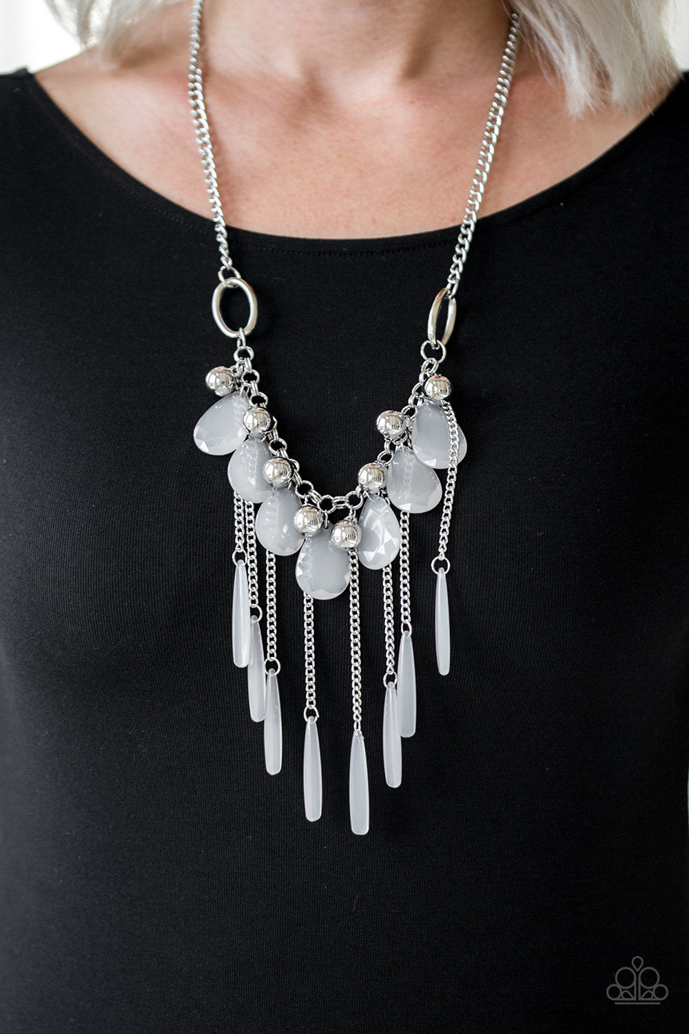 Paparazzi ♥ Roaring Riviera - Silver ♥  Necklace