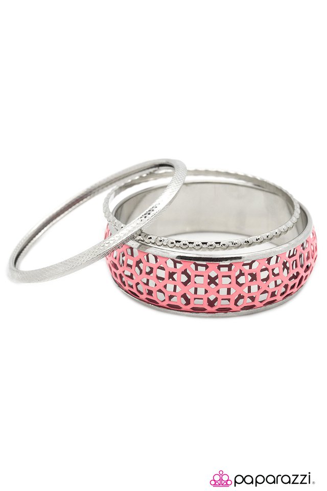 Paparazzi ♥ Up In the Air - Strawberry Ice ♥ Bracelet